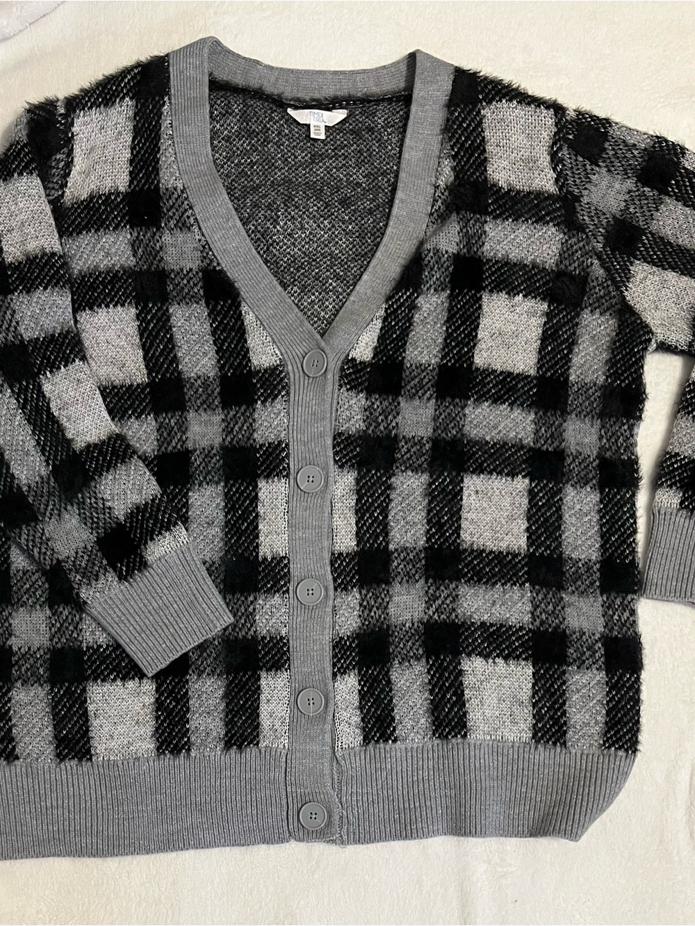 XXL Time and Tru Gray and Black Plaid V-Neck Button Cardigan